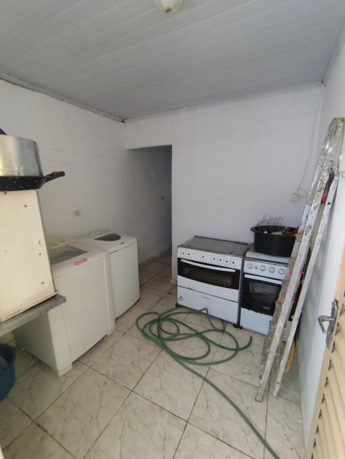 Casa à venda com 9 quartos, 300m² - Foto 7