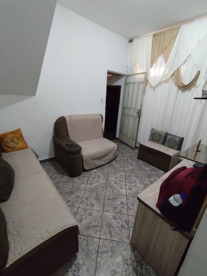 Casa à venda com 9 quartos, 300m² - Foto 3