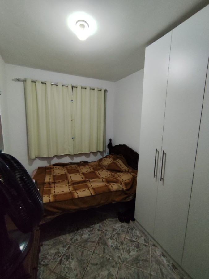 Casa à venda com 9 quartos, 300m² - Foto 4