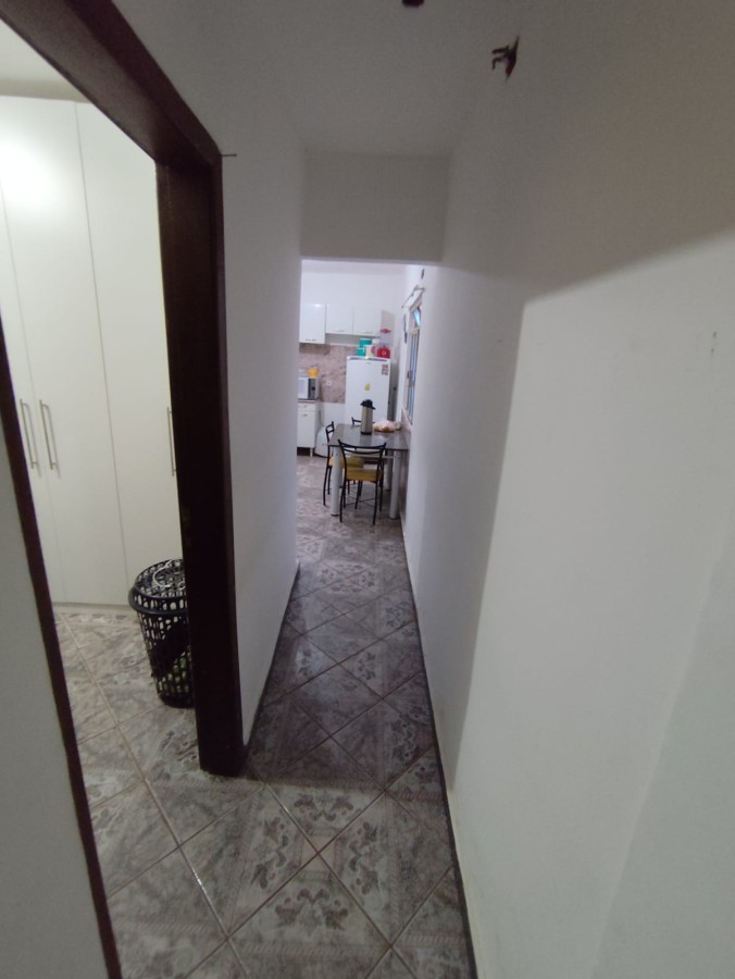 Casa à venda com 9 quartos, 300m² - Foto 9