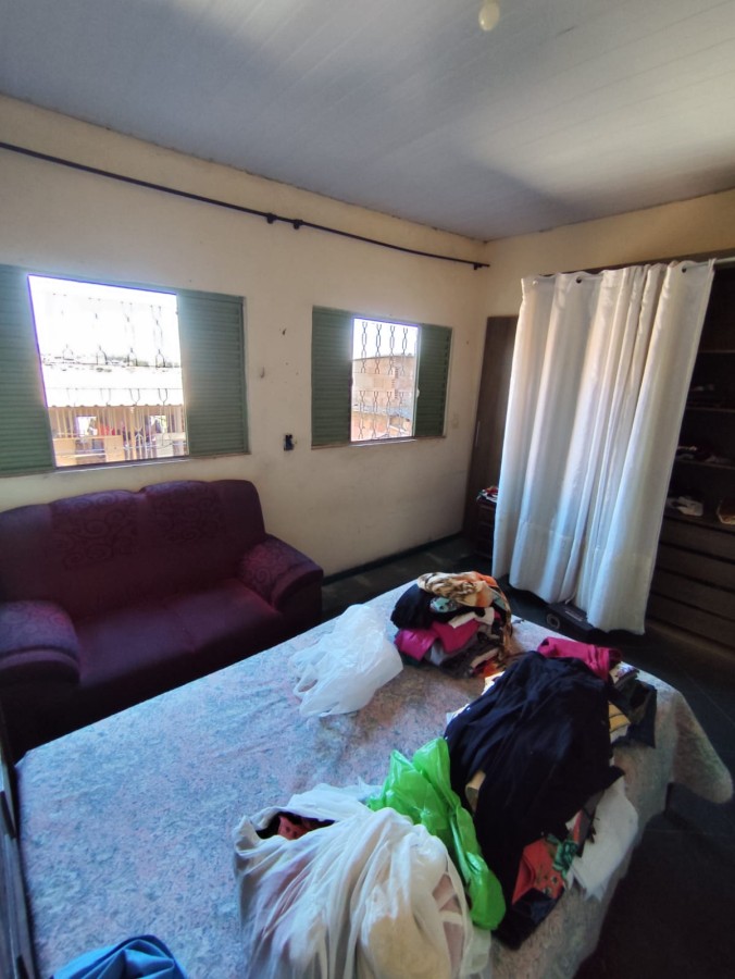 Casa à venda com 9 quartos, 300m² - Foto 15
