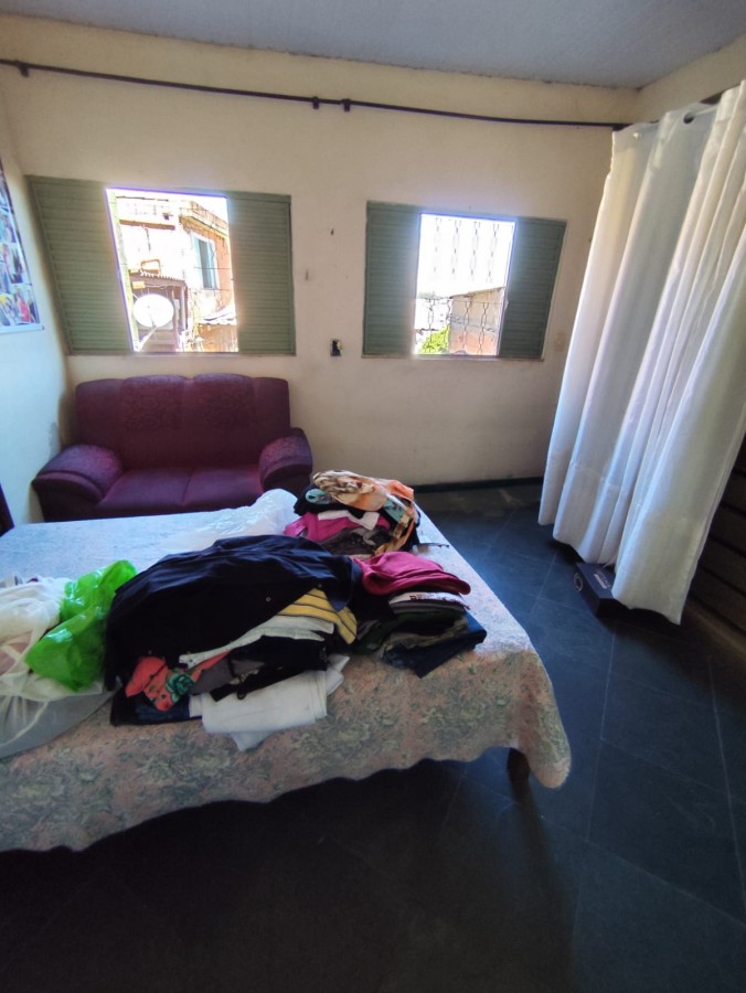 Casa à venda com 9 quartos, 300m² - Foto 22