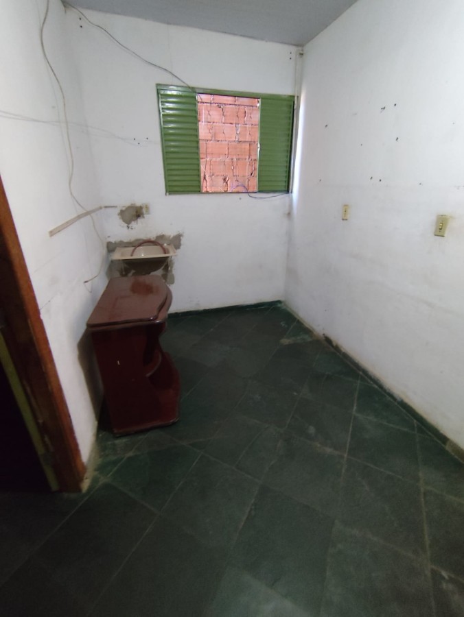 Casa à venda com 9 quartos, 300m² - Foto 26