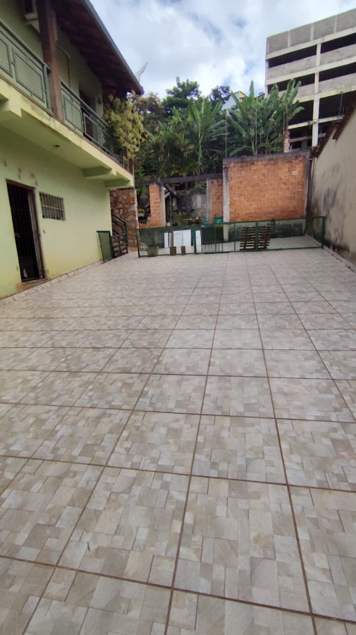 Casa, 5 quartos, 245 m² - Foto 1