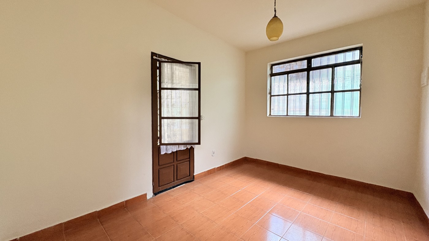 Casa, 4 quartos, 179 m² - Foto 1
